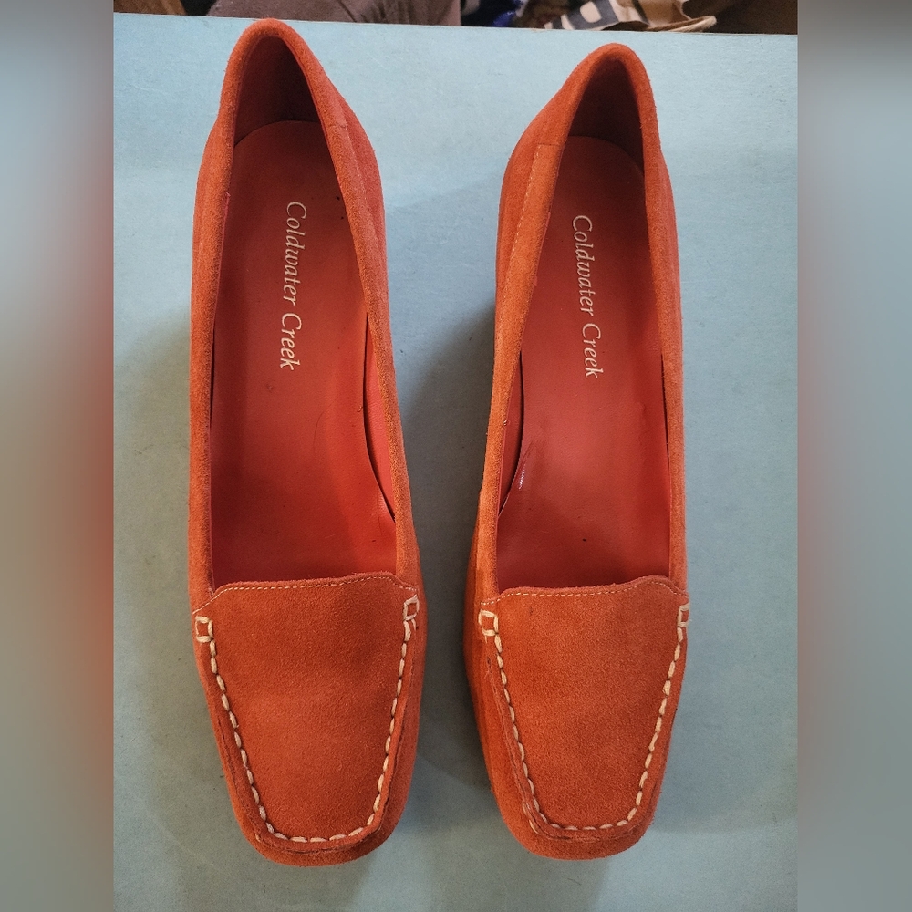 Coldwater Creek Women's Vibrant Orange Suede Flats sz 8 #670